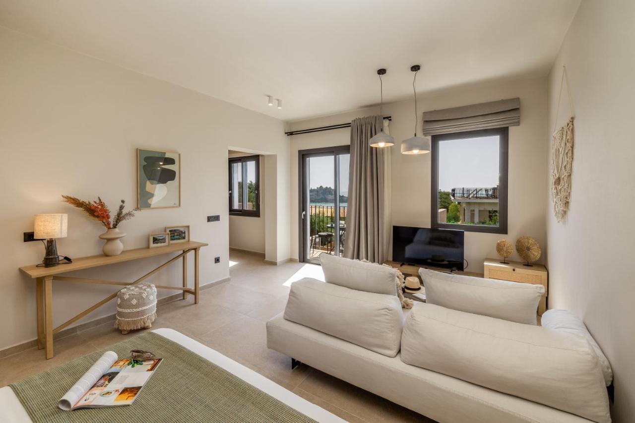 Topos Suites Lassi  Ngoại thất bức ảnh